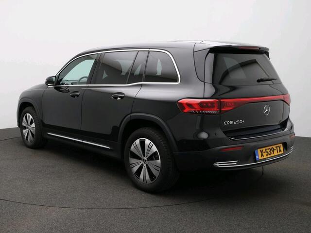 Mercedes-Benz EQB 250+ Business Line 7p. 71 kWh 7 Persoons | Ledkoplampen | Sfeerverlichting | Stoelverwarming | Apple CarPlay. Inclusief 24 maanden Mercedes-Benz Certified garantie voor Europa.