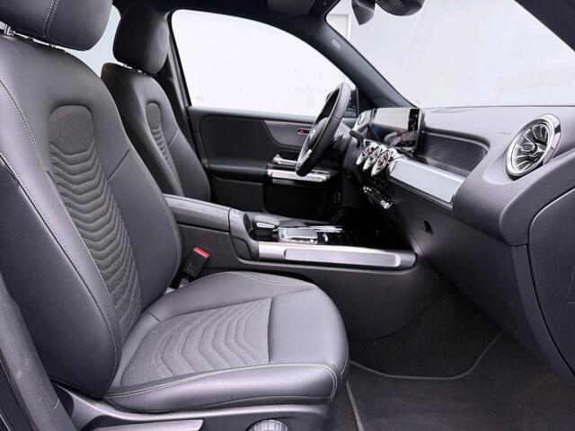 Mercedes-Benz EQB 250+ Business Line 7p. 71 kWh 7 Persoons | Ledkoplampen | Sfeerverlichting | Stoelverwarming | Apple CarPlay. Inclusief 24 maanden Mercedes-Benz Certified garantie voor Europa.