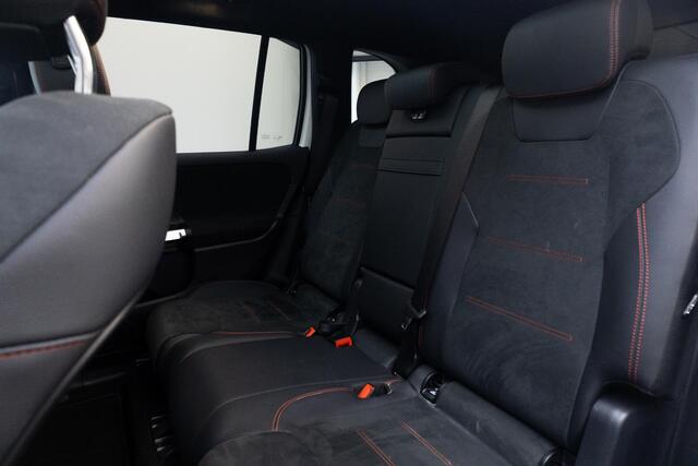 Mercedes-Benz EQB 300 4MATIC AMG Line 7p. 67 kWh | Night | Panoramadak | Premium Plus | 360 camera |