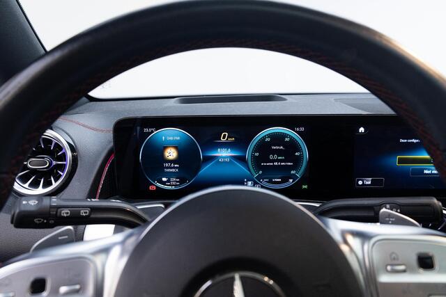 Mercedes-Benz EQB 300 4MATIC AMG Line 7p. 67 kWh | Night | Panoramadak | Premium Plus | 360 camera |