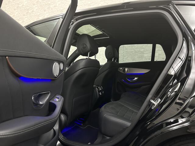 Mercedes-Benz EQC 400 4MATIC AMG-Line 80 kWh | 360 Camera | Distronic + | Schuifdak | Burmester | Keyless-Go | Trekhaak | Memory | Carbon | Zwarte Sierlijsten | Sfeerverlichting | Carplay | Getint Glas | Widescreen | LED | 19'' |