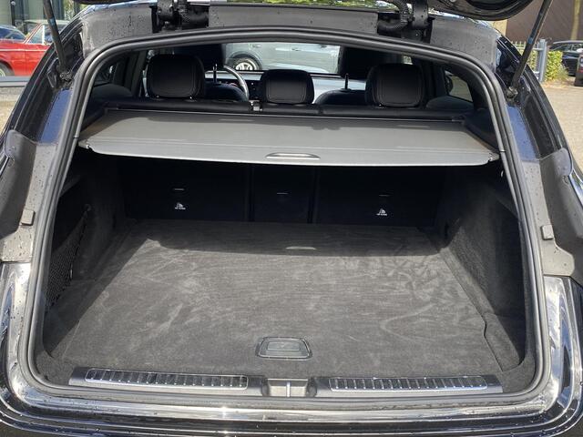Mercedes-Benz EQC 400 4MATIC Business Solution AMG 80 kWh Adaptieve Cruise Control | 360 Camera | Stoelverkoeling + Verwarming | Trekhaak | Elektrische Stoelen met Geheugen | Unieke Km-stand | Schuifdak | Rijklaar Geleverd met 12 Maanden BOVAG Garantie!