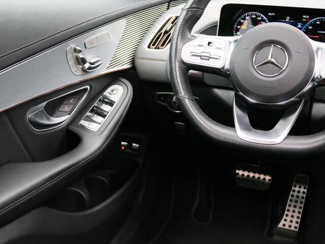 Mercedes-Benz EQC 400 4MATIC Business Solution AMG 80 kWh AMG Line | Schuif-Kanteldak | Trekhaak | Memory Voorstoelen. Inclusief 24 maanden Mercedes-Benz Certified garantie voor Europa.