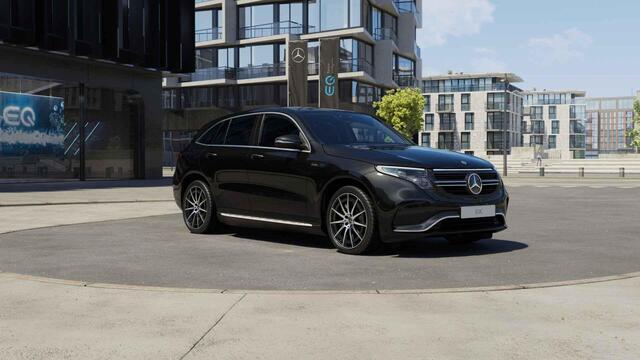 Mercedes-Benz EQC 400 4MATIC AMG Line 80 kWh | Schuif/kanteldak | Rijassistentiepakket | Treeplanken | Trekhaak | Memory | Headup |