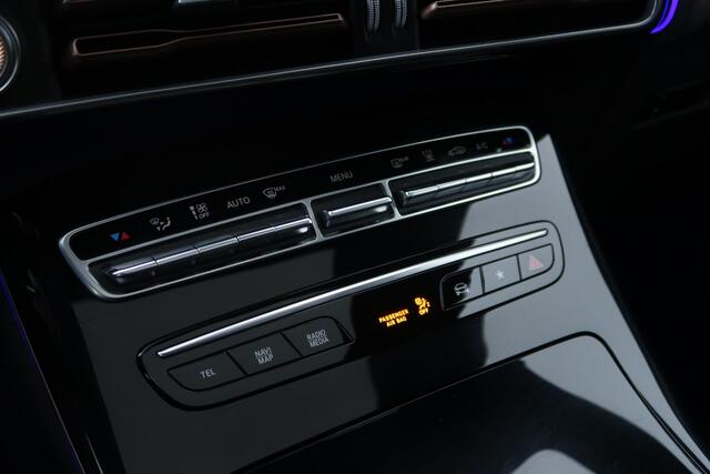 Mercedes-Benz EQC 400 4MATIC Business AMG 80 kWh PANO/ CAMERA/ LEDER/ TREKHAAK/ ETC.
