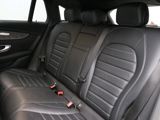 Mercedes-Benz EQC 400 4MATIC Premium Plus 80 kWh AMG Line | Night Pakket | Schuif-Kanteldak | Rijassistentiepakket | 20 Inch AMG Velgen | Parkeerpakket met 360°-camera | Alarm. Inclusief 24 maanden MB Certified garantie voor Europa.