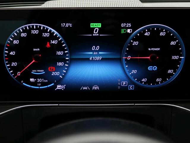 Mercedes-Benz EQC 400 4MATIC Premium Plus 80 kWh AMG Line | Night Pakket | Schuif-Kanteldak | Rijassistentiepakket | 20 Inch AMG Velgen | Parkeerpakket met 360°-camera | Alarm. Inclusief 24 maanden MB Certified garantie voor Europa.