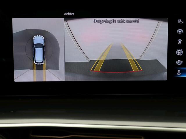 Mercedes-Benz EQC 400 4MATIC Premium Plus 80 kWh AMG Line | Night Pakket | Schuif-Kanteldak | Rijassistentiepakket | 20 Inch AMG Velgen | Parkeerpakket met 360°-camera | Alarm. Inclusief 24 maanden MB Certified garantie voor Europa.