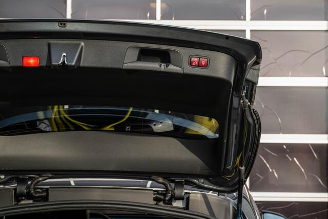 Mercedes-Benz EQC 400 4MATIC Business Solution AMG 80 kWh Head-Up, 360 , Pano, MBUX, 18LM, AMG Interieur, Niveauregeling,