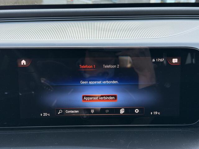 Mercedes-Benz EQC 400 4MATIC AMG Line 80 kWh Schuifdak | Memory | Keyless | Stoelverw.