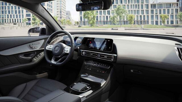 Mercedes-Benz EQC 400 4MATIC AMG Line 80 kWh | Schuifdak | Memory | Head up display | Trekhaak |