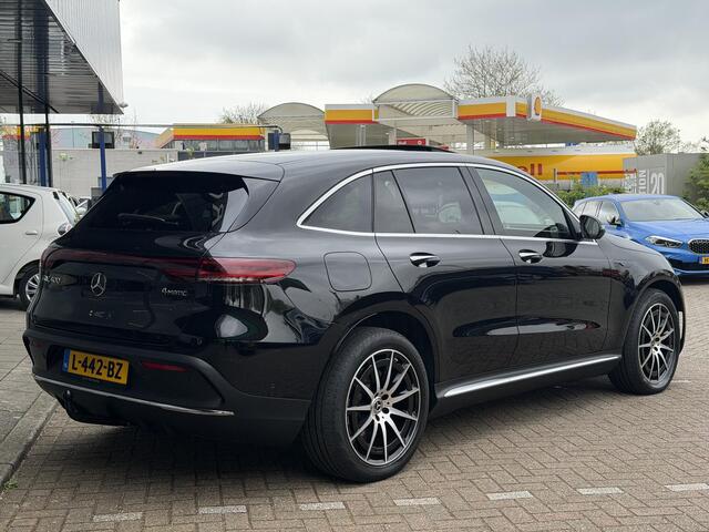 Mercedes-Benz EQC 400 4MATIC Premium Plus 80 kWh AMG LINE | BURMESTER | HEADUP DISPLAY DODEHOEK DETECTIE | NAVIGATIE | 360 CAMERA | PANORAMADAK | ADAPTIVE CRUISE CONTROL | PARKEERSENSOREN | ELE WEG KLAPBARE TREKHAAK | LED | APPLE CARPLAY | STOELVERWARMING |