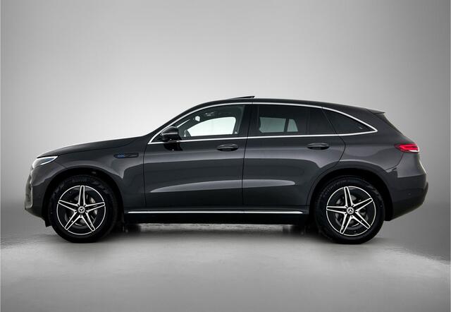 Mercedes-Benz EQC 400 4MATIC 80 kWh | Schuifdak | Trekhaak | Adaptive Cruise Control | Privacy Glass | 360gr Camera | Dodehoek assistent Inclusief 24 maanden Mercedes-Benz Certified garantie voor Europa.