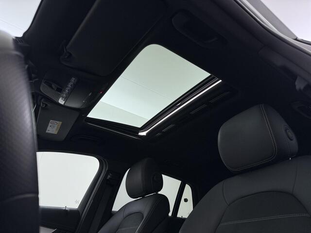 Mercedes-Benz EQC 400 4MATIC AMG Line Premium Plus 80 kWh Schuifdak Memory