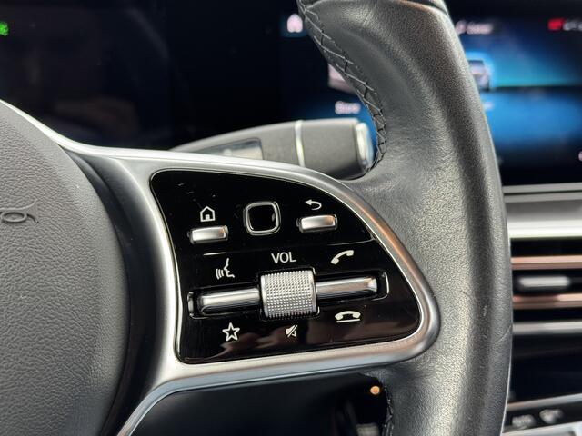 Mercedes-Benz EQC 400 4MATIC Business Solution AMG 80 kWh * Camera * Schuifdak * Navi *