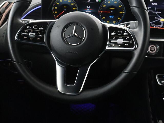 Mercedes-Benz EQC 400 4MATIC AMG Line 80 kWh | SOH 95.8% | Panoramadak | Trekhaak | Camera | Sfeerverlichting | Climate control | Half Leder | Stoelverwarming |