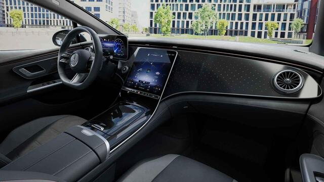 Mercedes-Benz EQE 300 AMG Line 89 kWh | Night | Trekhaak | Sfeerverlichting | Memory | Distronic |