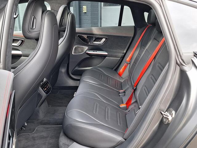 Mercedes-Benz EQE Mercedes-AMG 53 4MATIC+ | Premium Plus | 0% rente | AMG Night Pakket II | Rijassistentiepakket Plus | Panoramadak | HYPERSCREEN | AIRMATIC Luchtvering | Achterasbesturing | AMG Keramisch Remsysteem | Head-up Display | Burmester 3D Surround | Multicountour