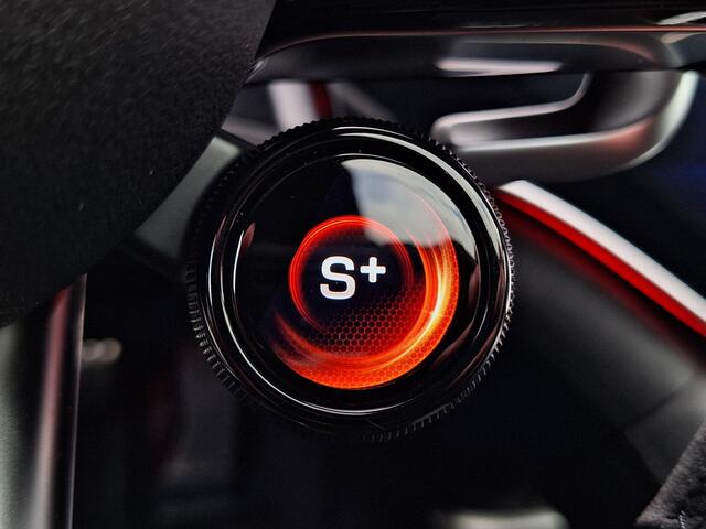 Mercedes-Benz EQE Mercedes-AMG 53 4MATIC+ | Premium Plus | 0% rente | AMG Night Pakket II | Rijassistentiepakket Plus | Panoramadak | HYPERSCREEN | AIRMATIC Luchtvering | Achterasbesturing | AMG Keramisch Remsysteem | Head-up Display | Burmester 3D Surround | Multicountour