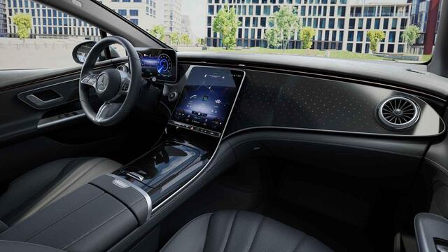 Mercedes-Benz EQE 300 Business Line 89 kWh | Panoramadak | Getint glas achter | Sfeerverlichting | Stoelverwarming | Parkeercamera |