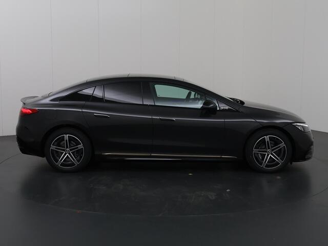 Mercedes-Benz EQE 300 Sport Edition AMG | AMG Pakket | Burmester | Stuurverwarming | Elektrische stoelen met Memory | Trekhaak | Sfeerverlichting | Zitkenematica | Night Pakket |