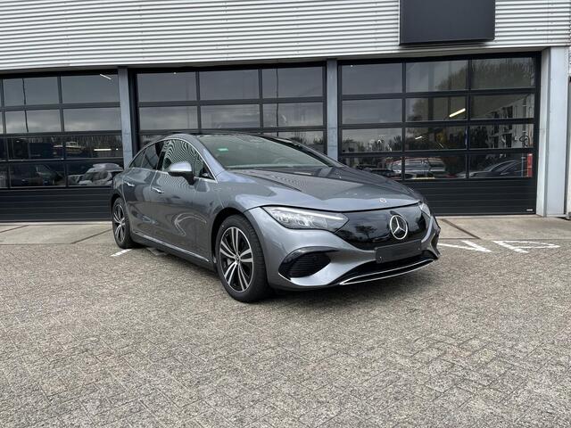 Mercedes-Benz EQE 300 Business LIMITED | Panoramadak | Donkergetint Glas Achter | Apple CarPlay | Android Auto | Sfeerverlichting | Stoelverwarming | Parkeersensoren | Achteruitrijcamera | Elektrisch Inklapbare Buitenspiegels | 17% bijtelling*