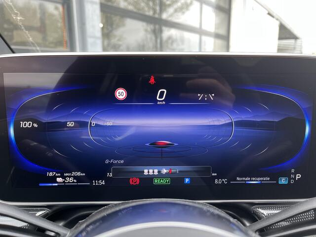 Mercedes-Benz EQE 300 Business LIMITED | Panoramadak | Donkergetint Glas Achter | Apple CarPlay | Android Auto | Sfeerverlichting | Stoelverwarming | Parkeersensoren | Achteruitrijcamera | Elektrisch Inklapbare Buitenspiegels | 17% bijtelling*