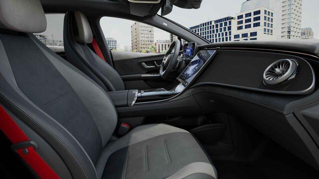 Mercedes-Benz EQE 300 AMG Line 89 kWh | Panoramadak | Memory | Sfeerverlichting |