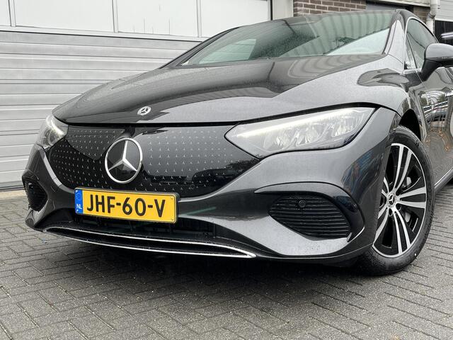 Mercedes-Benz EQE 300 Business Edition | Panoramadak | Plus Pakket | DISTRONIC Afstandsassistent | Dodehoekassistent | Donkergetint Glas Achter | Apple CarPlay | Android Auto | Elektrisch Verstelbare Stoelen + Memory | Stoelverwarming | Sfeerverlichting | Elektrisch Inkla