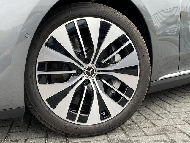 Mercedes-Benz EQE 300 Business Edition | Panoramadak | Plus Pakket | DISTRONIC Afstandsassistent | Dodehoekassistent | Donkergetint Glas Achter | Apple CarPlay | Android Auto | Elektrisch Verstelbare Stoelen + Memory | Stoelverwarming | Sfeerverlichting | Elektrisch Inklap