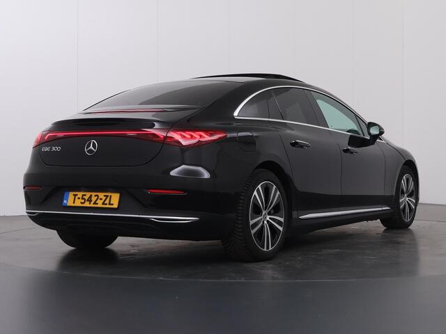 Mercedes-Benz EQE 300 Business Edition 89 kWh | Panoramadak | Achteruitrijcamera | Stoelverwarming |
