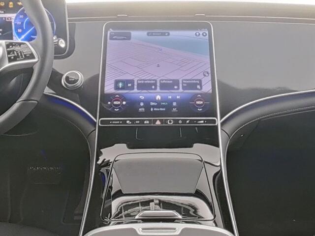 Mercedes-Benz EQE 300 Electric Art 90 kWh Airmatic-Luchtvering | Head-up-Display | Memory Voorstoelen | Distronic | Stuur en Stoelverwarming | Sfeerverlichting. Inclusief 24 maanden Mercedes-Benz Certified garantie voor Europa.