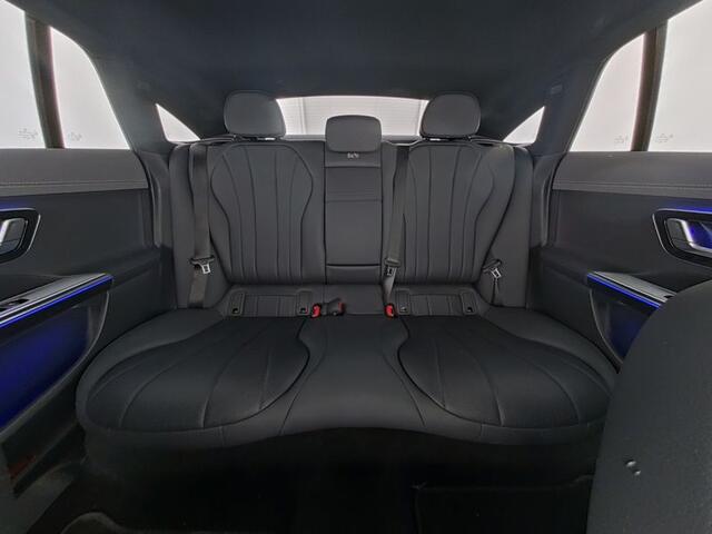 Mercedes-Benz EQE 300 Electric Art 90 kWh Airmatic-Luchtvering | Head-up-Display | Memory Voorstoelen | Distronic | Stuur en Stoelverwarming | Sfeerverlichting. Inclusief 24 maanden Mercedes-Benz Certified garantie voor Europa.