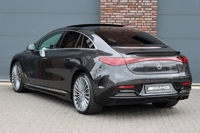 Mercedes-Benz EQE 300 AMG Line 90 kWh | Airmatic | Distronic | Panoramadak | Warmtepomp | Memory | Keyless Go | Camera | Dodehoekassistent | High Perf. LED |