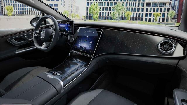 Mercedes-Benz EQE 300 AMG Line 89 kWh | AMG | Panoramadak | Trekhaak | Distronic |