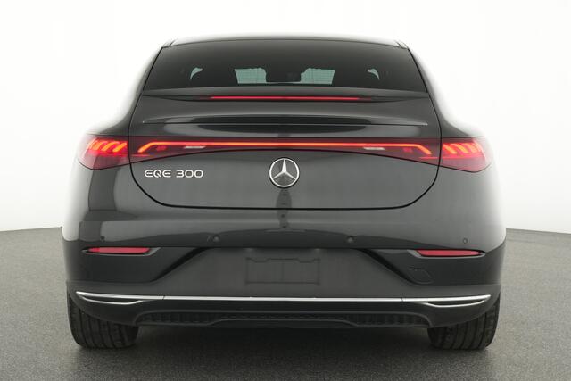 Mercedes-Benz EQE 300 Electric Art Distronic | Alarm | Dodehoekassistent | Sfeerverlichting | Rijassistentiepakket | Achteruitrijcamera. Inclusief 24 maanden Mercedes-Benz Certified garantie voor Europa.