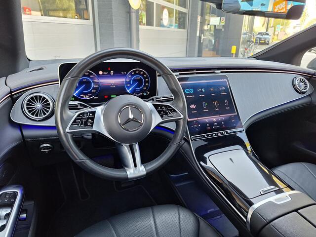 Mercedes-Benz EQE 300 Luxury Line | Panoramadak | AIRMATIC Luchtvering | DISTRONIC Afstandsassistent | Dodehoekassistent | DIGITAL LIGHT | Elektrisch Verstelbare Stoelen + Geheugen | Stoelverwarming | Stuurverwarming | Sfeerverlichting | Apple CarPlay | Android Auto | Elek