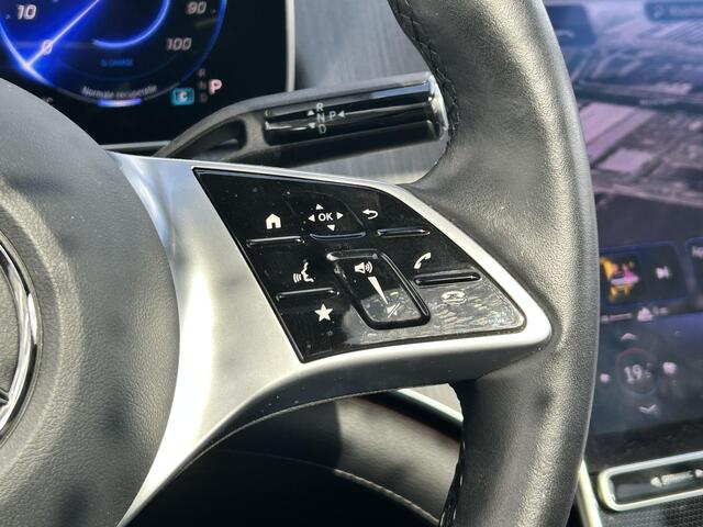 Mercedes-Benz EQE 300 | Panoramadak | Luxury | Achteruitrijcamera | Memorystoelen Verwarmd | Sfeerverlichting | Apple & Android Carplay
