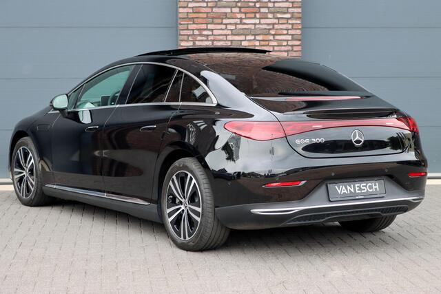 Mercedes-Benz EQE 300 Business Solution 90 kWh | Panoramadak | Distronic | Memory | Camera | Warmtepomp | Keyless Go | Stoelverwarming | 22kW | Leder |