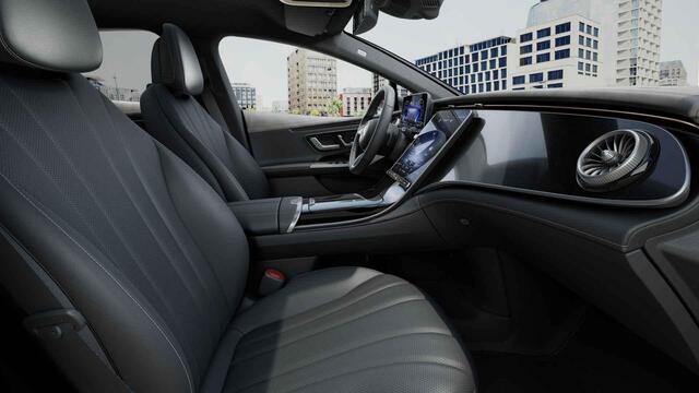 Mercedes-Benz EQE 300 Luxury Line 89 kWh | Memory | Leder | Stuurwiel verwarming | Achteruitrijcamera | Grootlichtassistent |