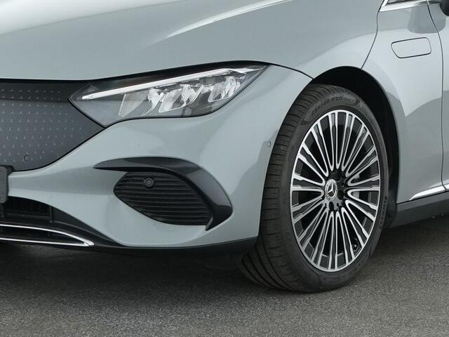Mercedes-Benz EQE 300 Electric Art 90 kWh | Leder Nevadagrijs | Panoramadak | Trekhaak | Distronic | Memory | Stuur en Stoelverwarming | Inclusief 24 maanden Mercedes-Benz Certified garantie voor Europa.