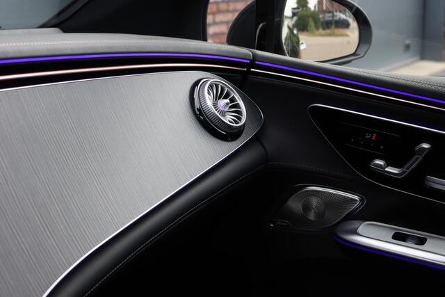 Mercedes-Benz EQE 300 AMG Line 89 kWh | Luchtvering | Distronic+ | Panoramadak | Leder | Burmester | Digital Light | Verwarmd Stuurwiel | Surround Camera | Keyless Go |
