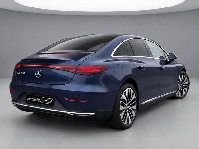 Mercedes-Benz EQE 300 Business Edition | Panoramadak | Plus Pakket | DISTRONIC Afstandsassistent | Apple CarPlay | Android Auto | Elektrisch Verstelbare Stoelen + Memory | Stoelverwarming | Sfeerverlichting | Parkeersensoren | Achteruitrijcamera