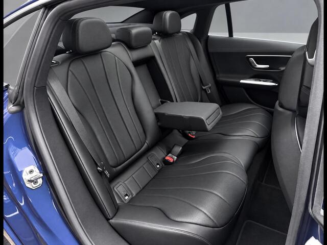 Mercedes-Benz EQE 300 Business Edition | Panoramadak | Plus Pakket | DISTRONIC Afstandsassistent | Apple CarPlay | Android Auto | Elektrisch Verstelbare Stoelen + Memory | Stoelverwarming | Sfeerverlichting | Parkeersensoren | Achteruitrijcamera