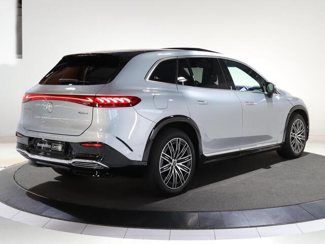 Mercedes-Benz EQS SUV 450 4MATIC AMG Premium Plus | 7-persoons | Rij-assistentie + | Panorama-schuifdak | Achterasbesturing | Burmester 3D | Trekhaak | Luchtvering |
