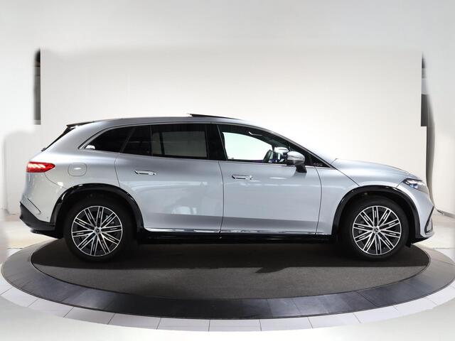 Mercedes-Benz EQS SUV 450 4MATIC AMG Premium Plus | 7-persoons | Rij-assistentie + | Panorama-schuifdak | Achterasbesturing | Burmester 3D | Trekhaak | Luchtvering |