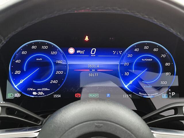 Mercedes-Benz EQS SUV 450 4MATIC AMG Line 7p 118 kWh Panoramadak | 7 zitplaatsen | 22 inch multispaaks lichtmetalen velgen | Hyperscreen | Navigatie | diverse opties | Alarm klasse 3+5 | Inclusief 24 maanden MB Certified garantie voor Europa.