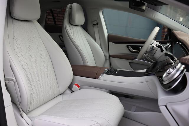 Mercedes-Benz EQS 450+ AMG Line 118 kWh | Facelift | Hyperscreen | Airmatic | Achterasbesturing | Distronic+ | HUD | Verwarmd Stuurwiel | Massage | Stoelventilatie | Digital Light | Panoramadak | Trekhaak |