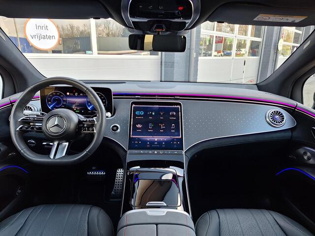 Mercedes-Benz EQS SUV 450+ AMG Line | 7-Zits | Premium Plus Pakket | Night Pakket | AIR BALANCE Pakket | Rijassistentie Pakket Plus | Derde Zitrij | Panoramadak | Trekhaak | AIRMATIC Luchtvering | Achterasbesturing | Burmester 3D Surround | Head-up Display | Augmented Real