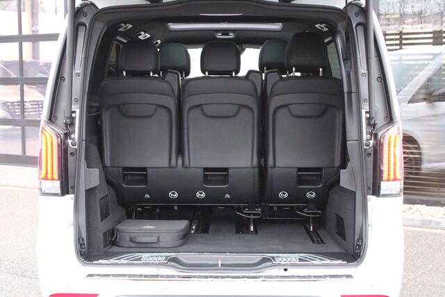 Mercedes-Benz EQV 300 L2 / AMG / bj2025 / 7-Pers / Luchtvering / Panorama / Burmester / Vol Opties / NIEUWSTAAT